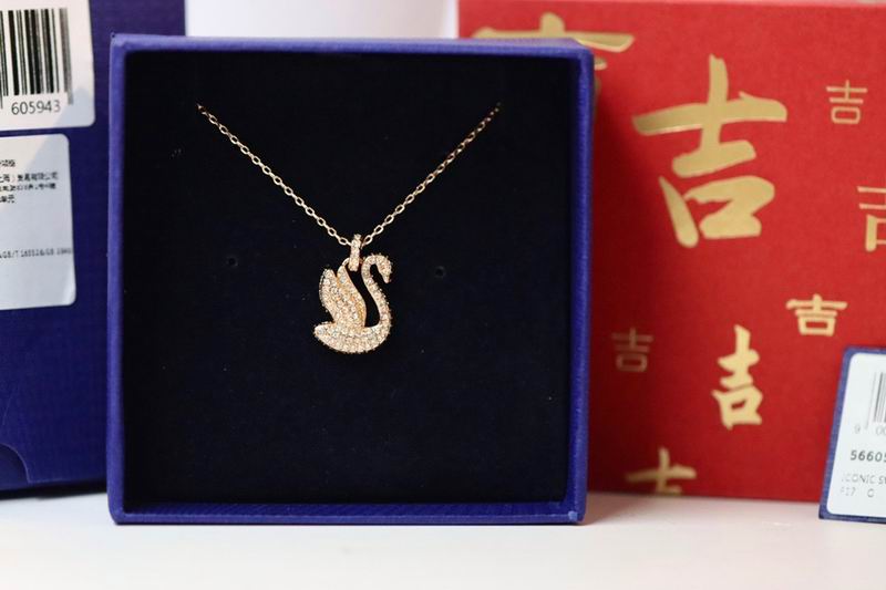 Swarovski Necklace 01lyr31